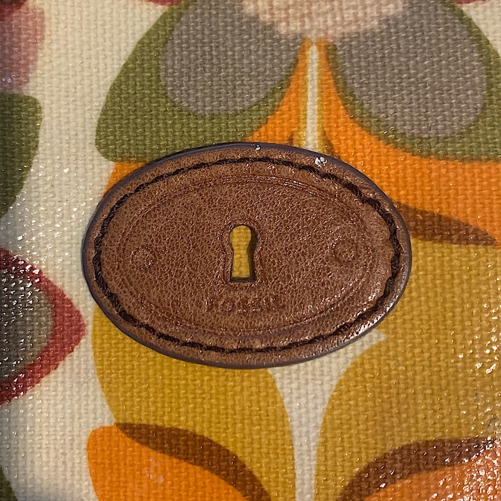 Vintage Fossil “Key-Per” Set of 3 cosmetic pouches
Small medium and large - Picture 3 of 11